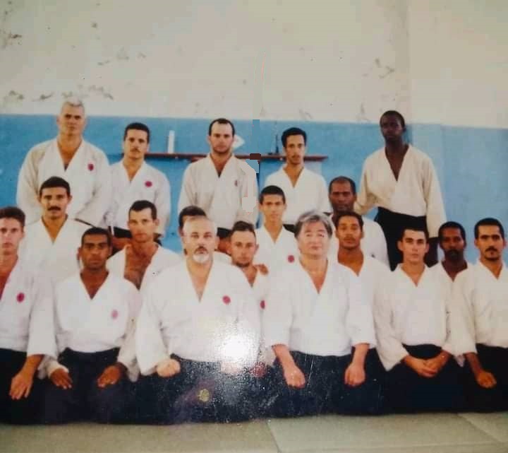 Linaje marcial tradicional en Dojo con maestros japoneses
